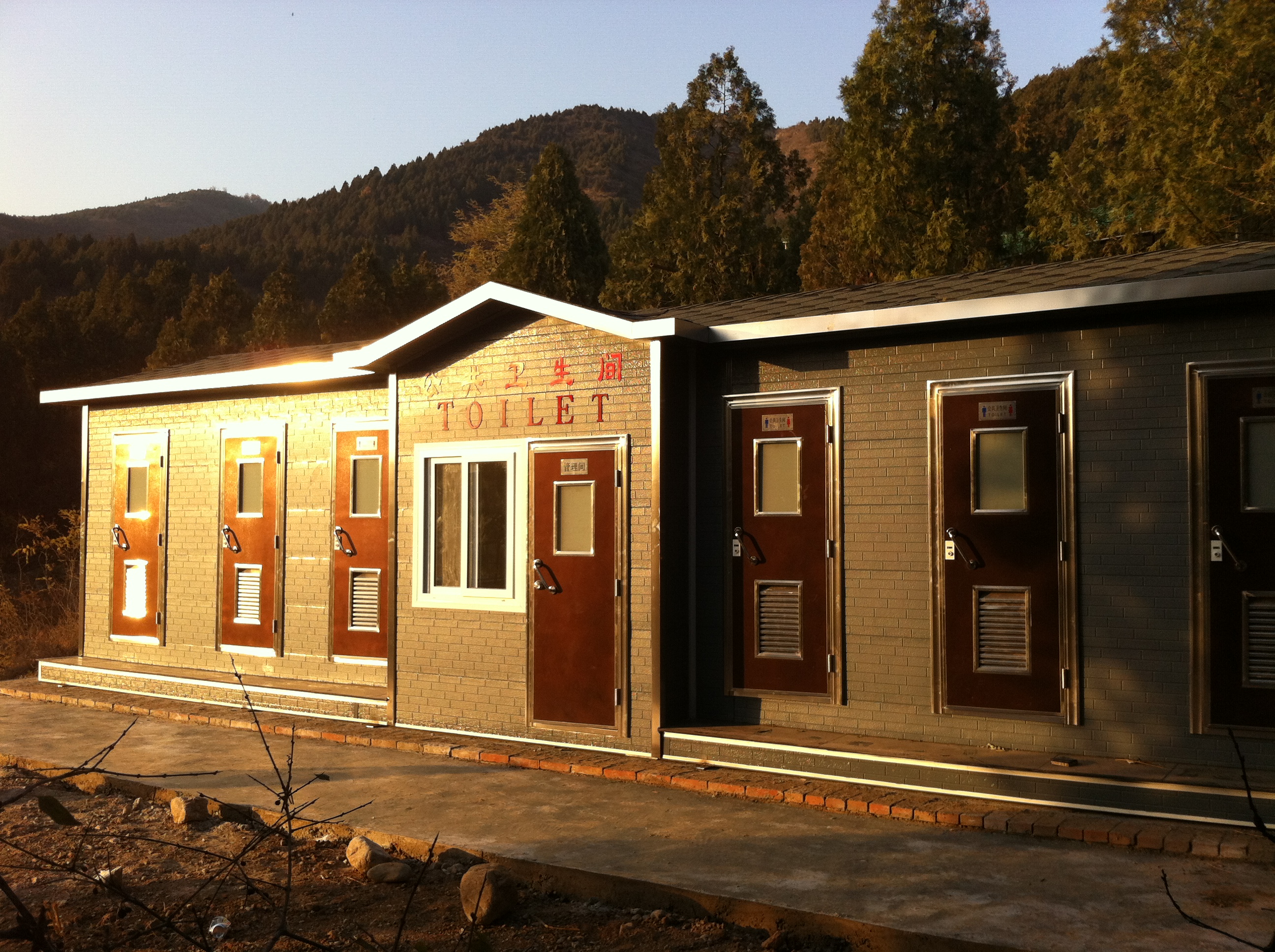 ����ʥȪɽ�Ƅ�(d��ng)�������b�I(l��ng)��(d��o)����